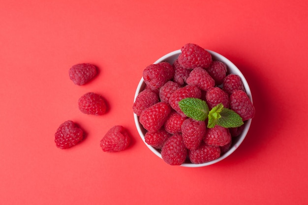 Bowl with fresh raspberries.