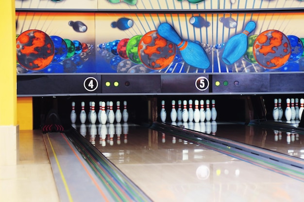 Photo bowling alley with pins