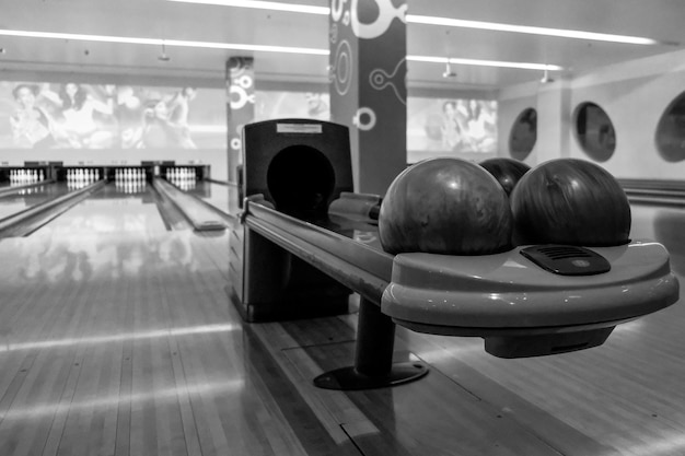 Bowling balls in return area