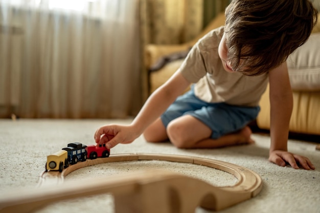 Photo boy playing in workshop