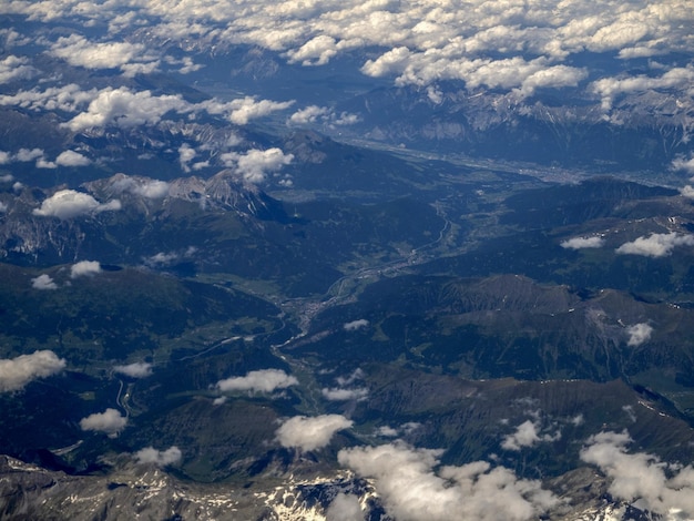 Bozen bolzano luchtfoto vanuit vliegtuig