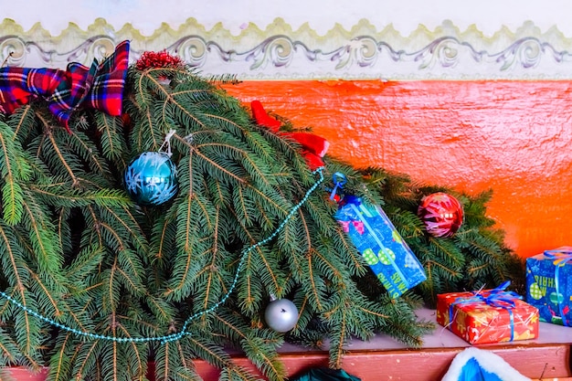 Photo branches of the fir tree and christmas decorations