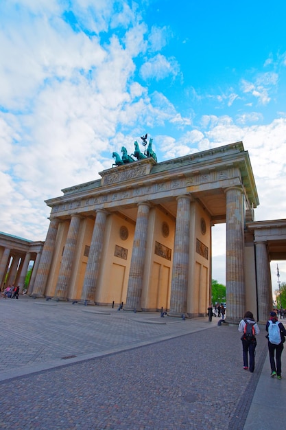 Brandenburger Tor in Berlijn van Duitsland. De Brandenburger Tor is een triomfboog, een stadspoort in het centrum van Berlijn. Het is een van de bekendste plekken in Berlijn.
