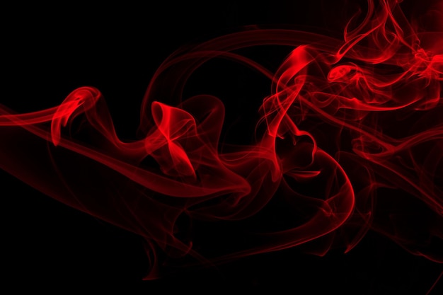 Brandontwerp, Rode rooksamenvatting op zwarte achtergrond, duisternisconcept
