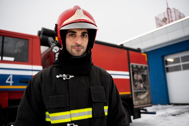 Brandweerman klaar voor zijn missie