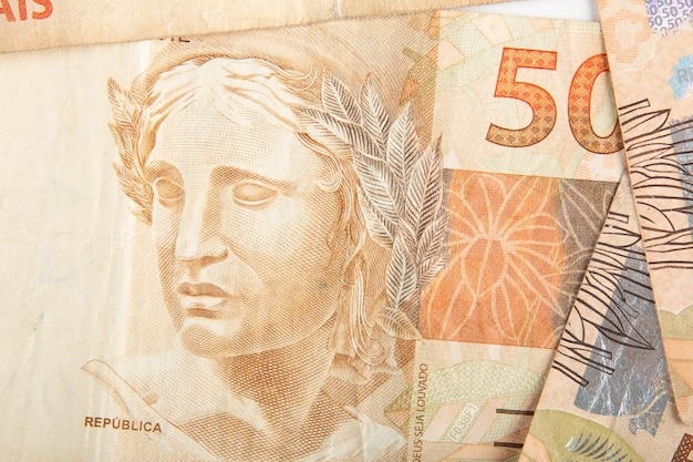 Braziliaans geld 50 reais bankbiljetten Braziliaans financiënconcept