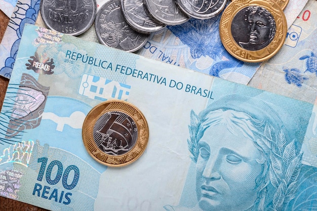 Braziliaans geld bankbiljet en munten economische markt symbool financiën