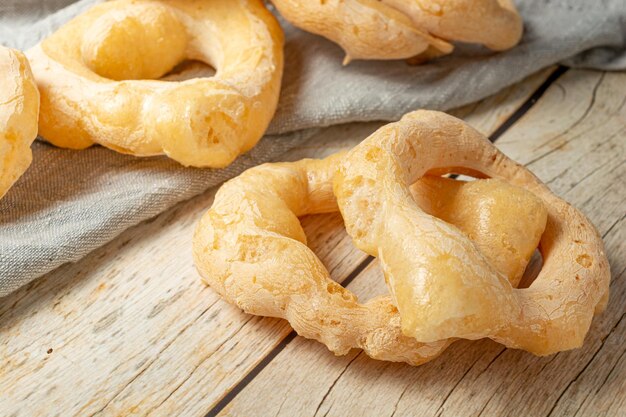 Braziliaans koekje gemaakt van maniok, genaamd 'biscoito de polvilho'