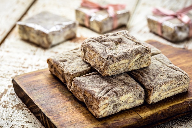 Braziliaans snoepje genaamd "palha Italiana", gemaakt met chocolade, maizenakoekjes, dulce de leche, cacao en suiker.