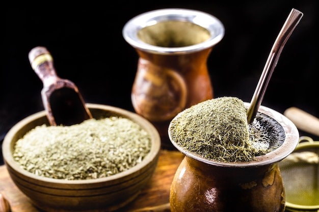 브라질 chimarrao 뜨거운 음료 yerba mate 남쪽 국가에서 전통 주입