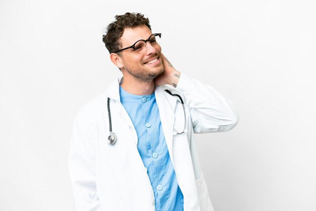 Brazilian doctor man over isolated white background thinking an idea