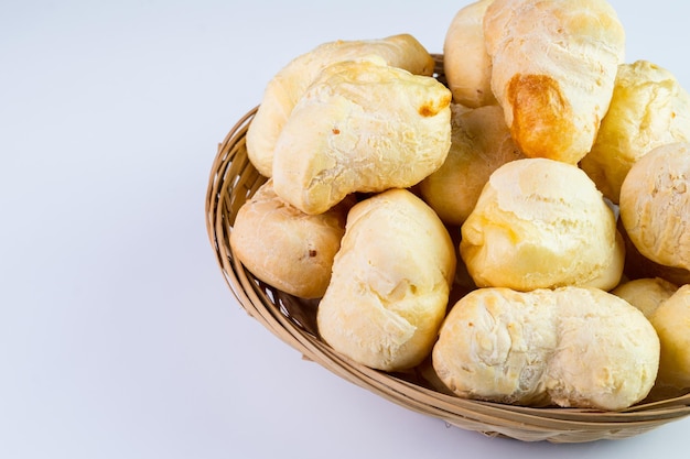 브라질 Pao de queijo 신선한 치즈 빵 선택적 초점