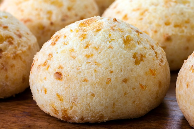 브라질 간식, Minas Gerais의 전통 치즈 빵 - pao de queijo