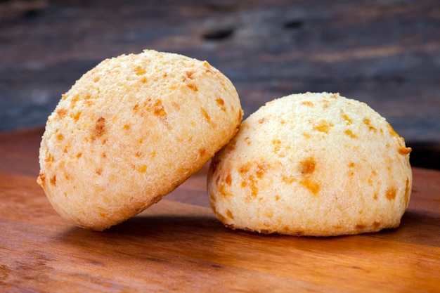 브라질 간식, Minas Gerais의 전통 치즈 빵 - pao de queijo