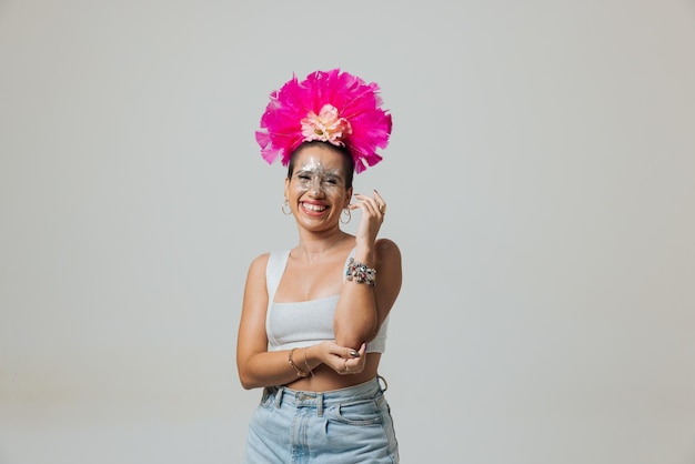 Photo brazilian woman dancing at carnival