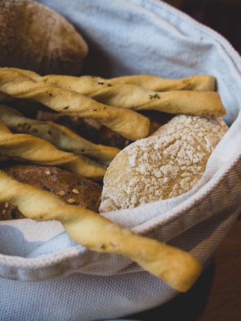 Bread in basket starter in restaurant