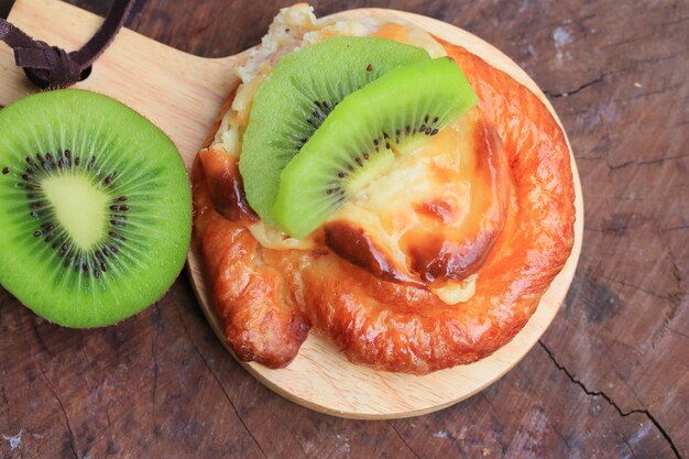 bread kiwi fruit tart