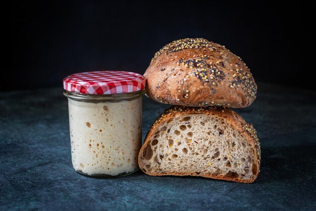 Foto pane e lievito naturale per pane