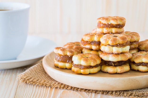 Pane, ripieno di ananas