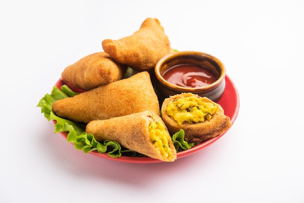 Bread samosa is a variation of regular samosa with same potato peas filling using sandwich bread slices for the outer covering