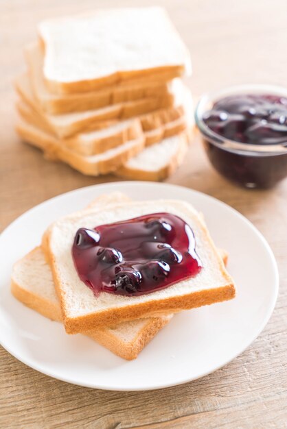 bread with blueberry jam