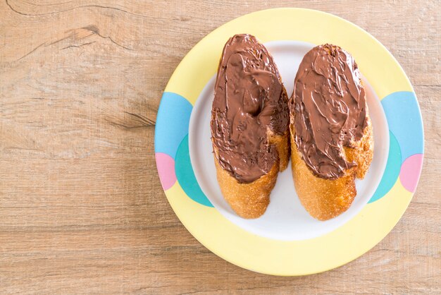 bread with chocolate hazelnut spread