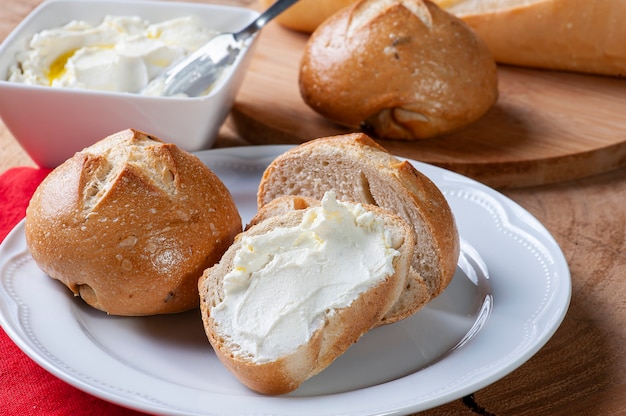 Bread with curd