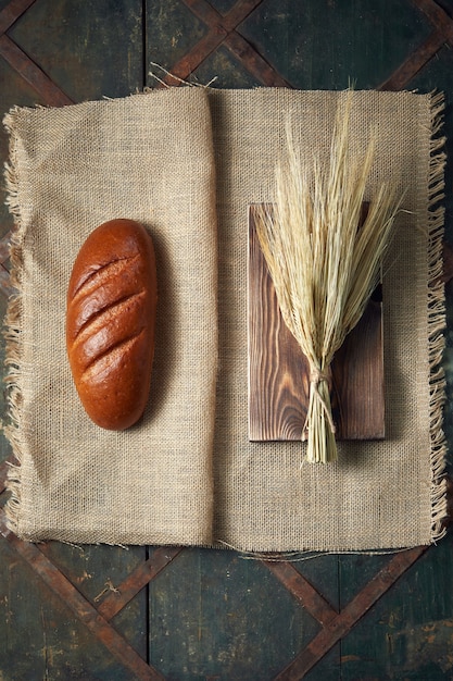 Photo bread with pistachio branch