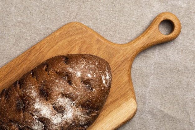 Foto pane su un tagliere di legno