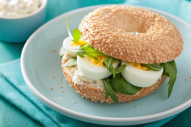 Breakfast Bagel with egg, cream cheese and arugula
