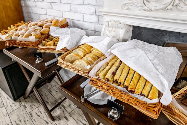 Concetto di colazione a buffet tempo di colazione in hotel di lusso