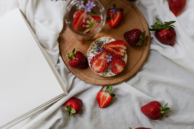 breakfast with strawberries