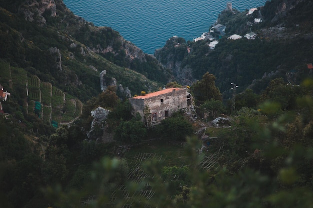 Photo breathtaking aerial view from sentiero degli dei - the path of the gods hike, amalfi coast, italy