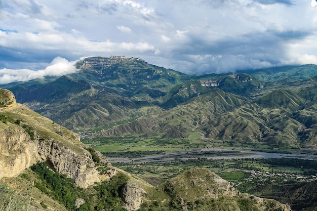 ダゲスタンコーカサスロシア2021年の息を呑むような山の景色