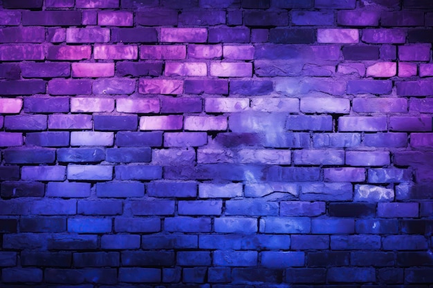 レンガの壁はラベンダー色のネオン色で輝いています