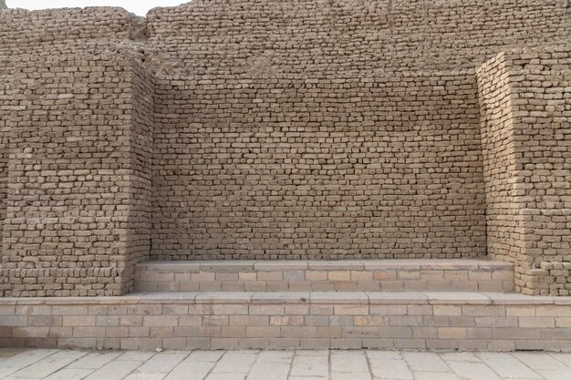 Foto muro di mattoni del tempio di edfu