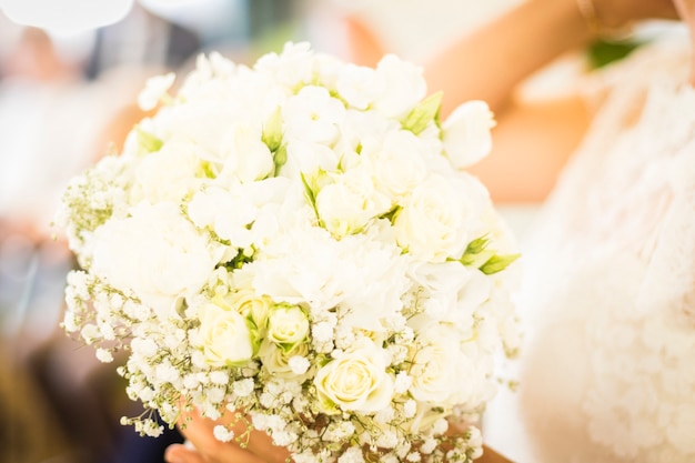 Foto bouquet da sposa il giorno del matrimonio