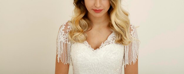 Photo bridal fashion beautiful blonde young bride studio shoot