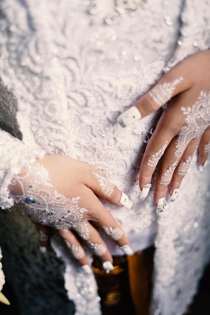 Красивая и неповторимая резная хна невесты от руки невесты