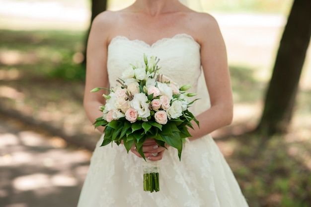 Bride holding bouquet