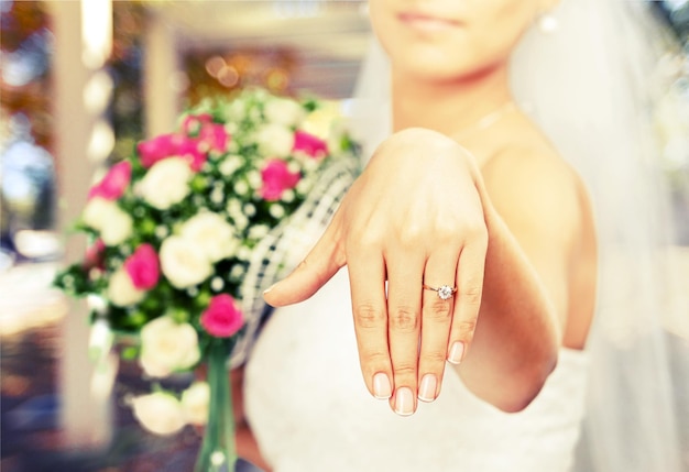 Photo bride showing ring