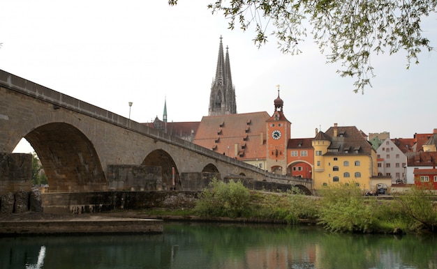 Foto ponte sul fiume