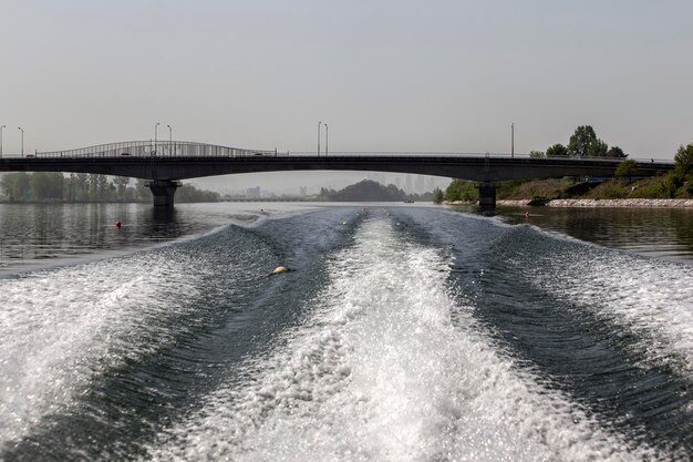 Foto ponte sul fiume