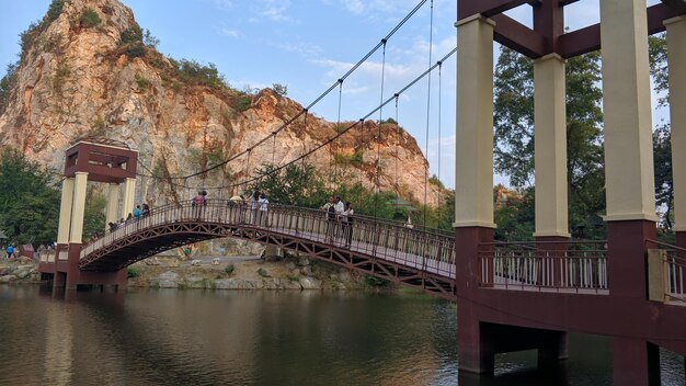 Foto ponte sul fiume