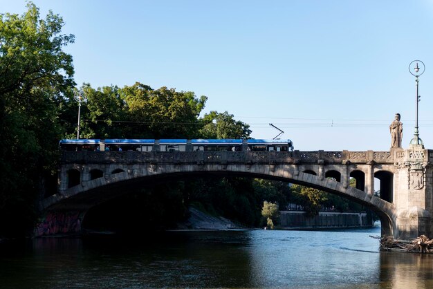 Мост через реку