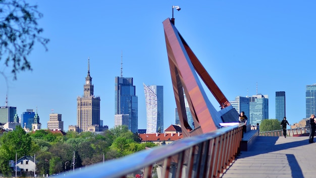 a bridge with a bridge that has a bridge that saysthe cityon it