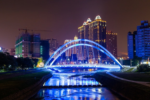 台湾の橋と照明