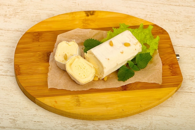 Photo brie cheese roll