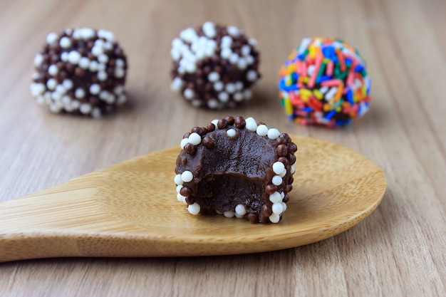 Brigadeiro (brigadier), zoete chocolade typisch voor de Braziliaanse keuken