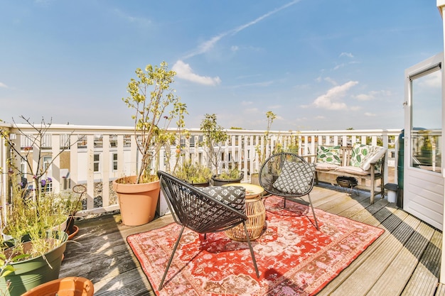 Photo bright balcony with chair and door